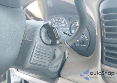 2003 Chevrolet Astro z USA, uszkodzony, nr VIN 1GCDM19X63B151610